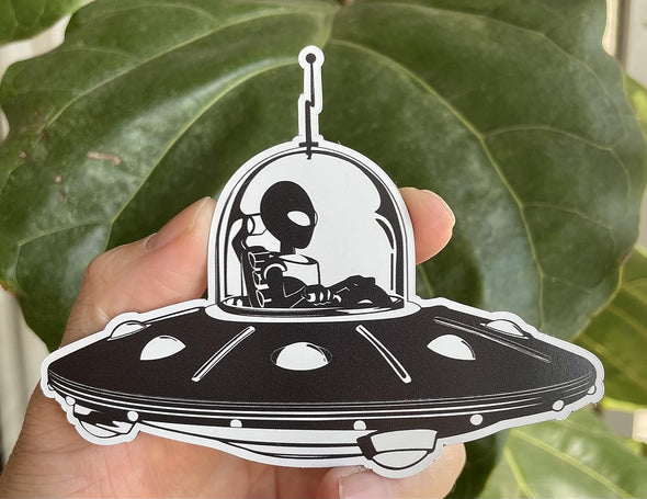 Alien UFO Refrigerator Magnet - Spacecraft Magnet